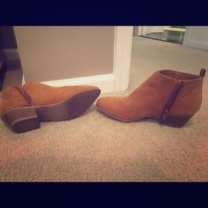 Old Navy booties. Never worn. Size 6